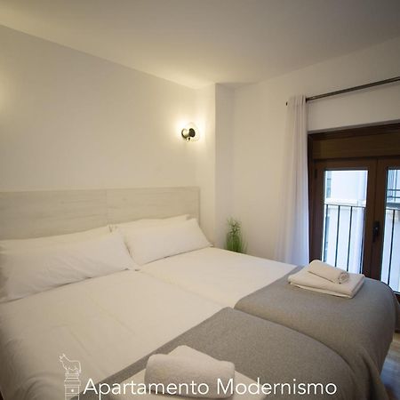Apartamentos Plaza Del Torico Teruel Exterior photo